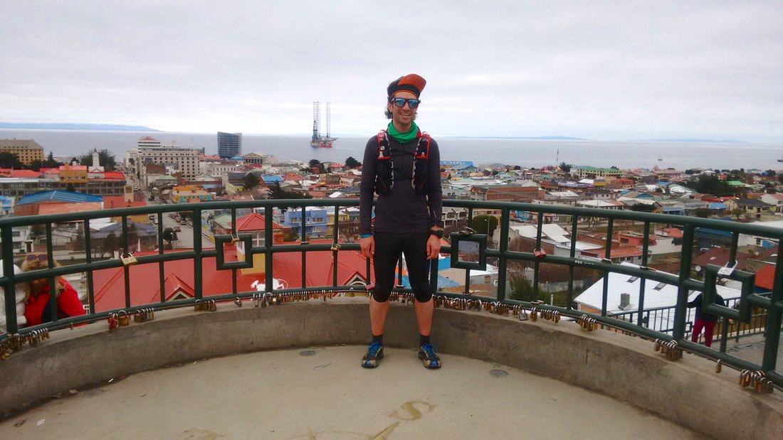 La meta es la vista del Co. Mirador de Punta Arenas, aunque después bajé al estrecho para llegar de “mar a mar”.